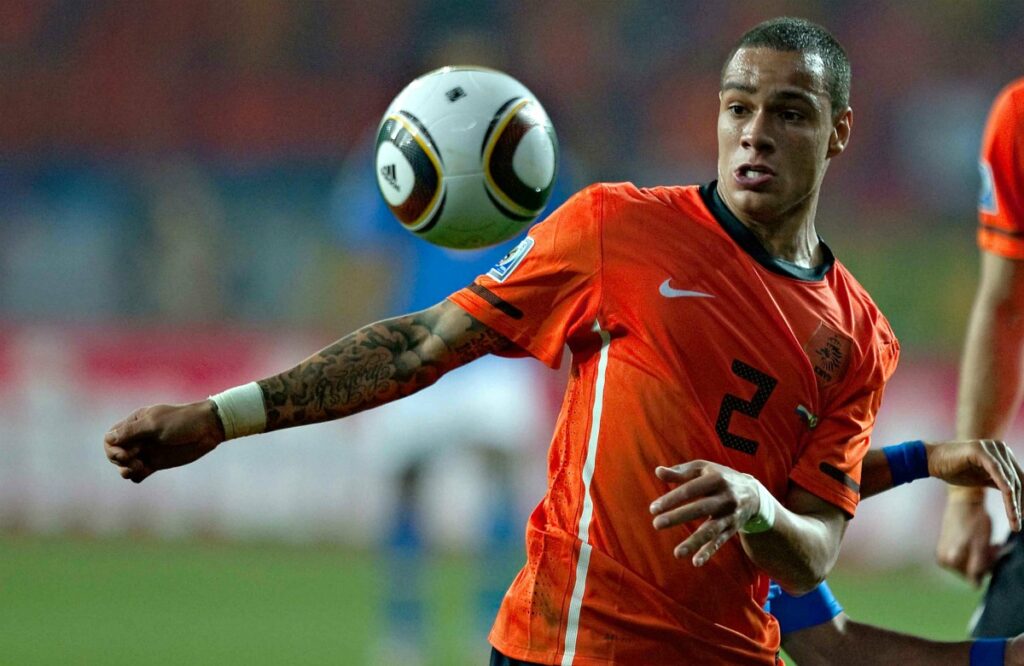 gregory van der wiel 2010 hol cm