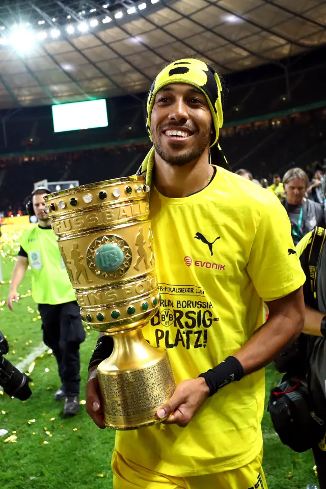 pierre emerick aubameyang 2017 bvb ca