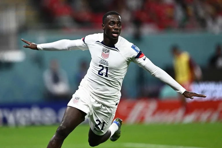 timothy weah 2022 eu cm