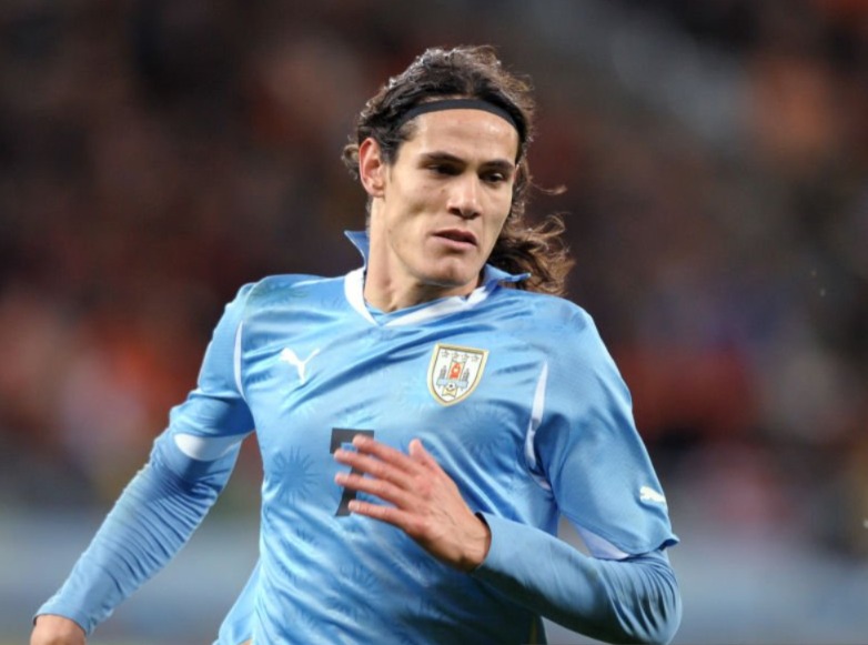 edinson cavani 2010 uru cm