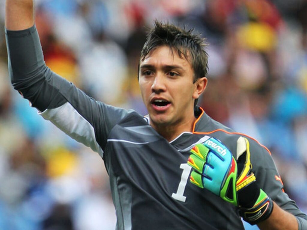 fernando muslera 2010 uru