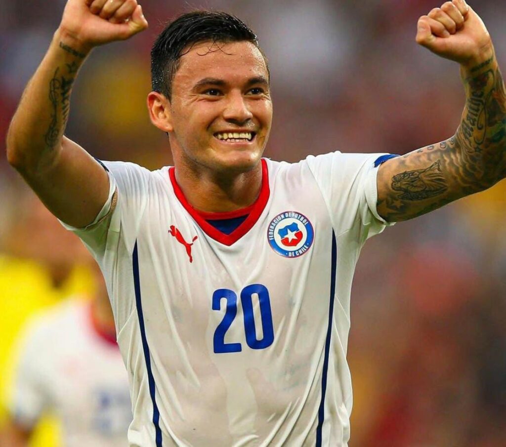 charles aranguiz 2014 chi cm r