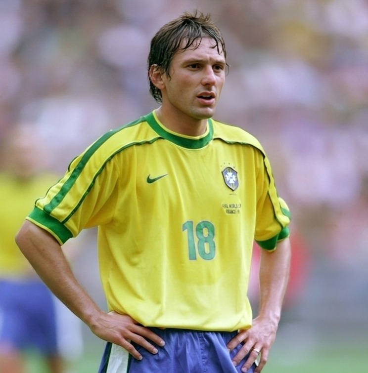 Alineación de Brasil Vicecampeón Mundial 1998 leonardo 1998 bra cm r