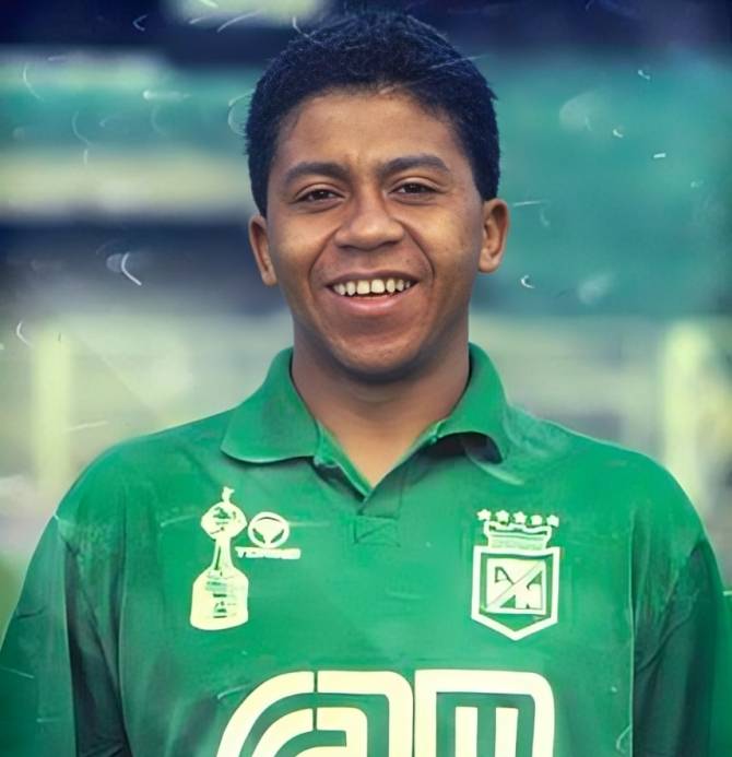 Alineación de Atlético Nacional Campeón Copa Libertadores 1989 luis fajardo 1989 atn cl r