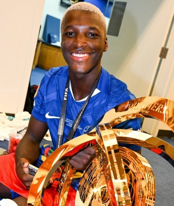 Alineación de Chelsea Campeón Mundial de Clubes 2025 moises caicedo 2025 che mcl r