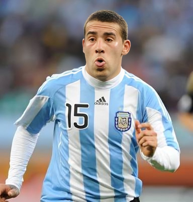 Alineación de Argentina Mundial 2010 nicolas otamendi 2010 arg cm r
