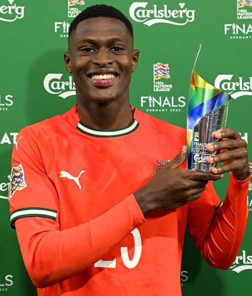 nuno mendes 2025 por ntl r