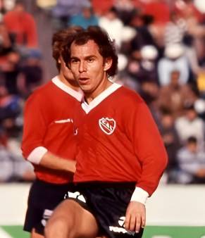 Alineación de Independiente Campeón Copa Libertadores 1984 ricardo bochini 1984 ind cl r