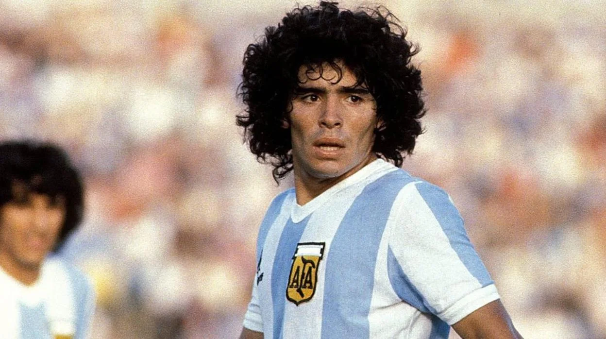 Alineaciones históricas donde jugó Diego Maradona diego maradona portada r