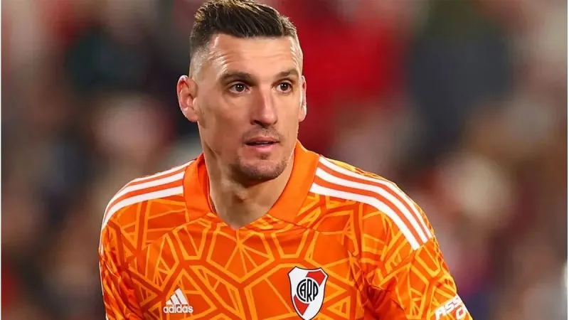 franco armani portada