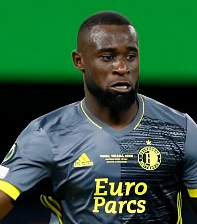 lutsharel geertruida 2022 fey cfc