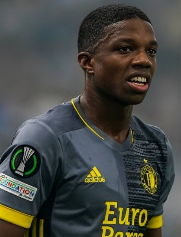 tyrell malacia 2022 fey cfc