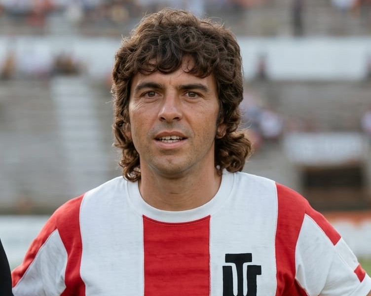 Alineaciones históricas donde jugó Fabián Burbano fabian burbano portada