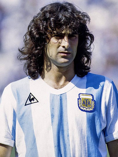 mario alberto kempes 1982 arg cm