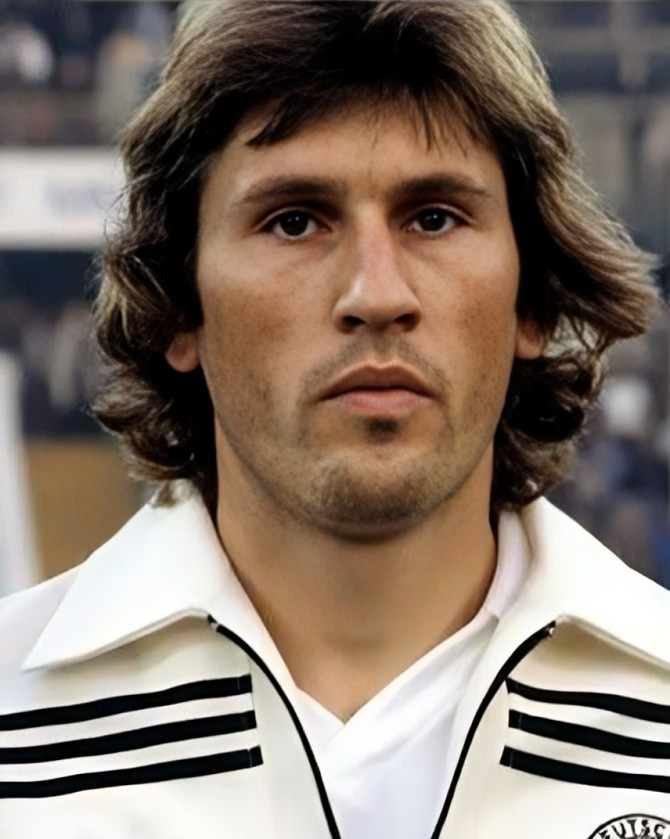 Alineación de Alemania Mundial 1978 manfred kaltz 1978 ale cm