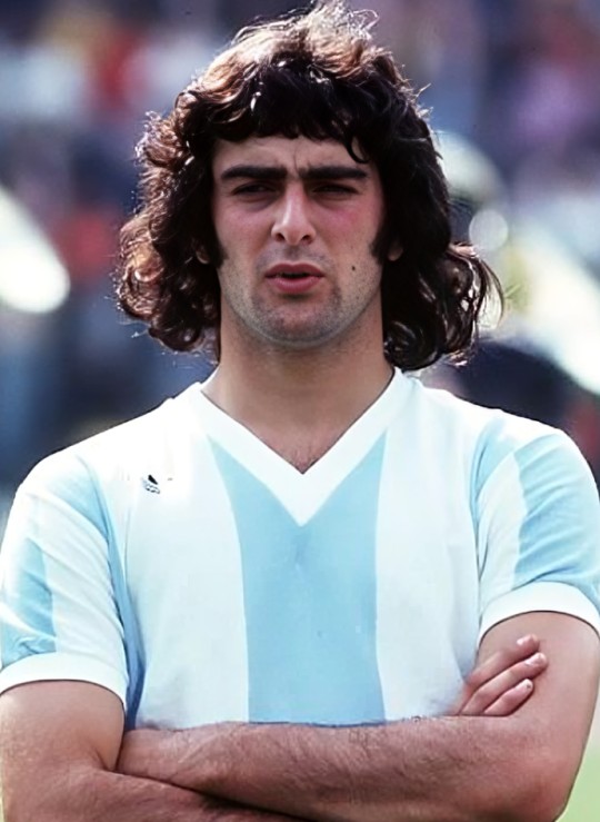 mario alberto kempes 1974 arg cm