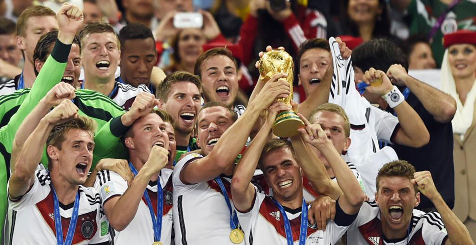 Campeones del Mundo del Siglo XXI: Alineaciones detalladas desde Brasil 2002 a España 2026 alemania 2014 cm r