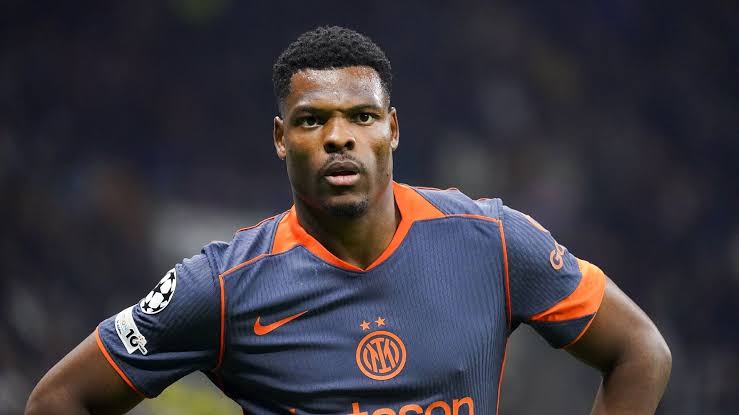 denzel dumfries portada