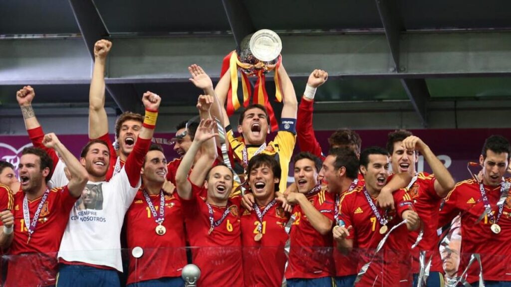 Las alineaciones de España en sus 5 títulos internacionales (Siglo XXI): Mundiales y Eurocopas españa 2012 campeón