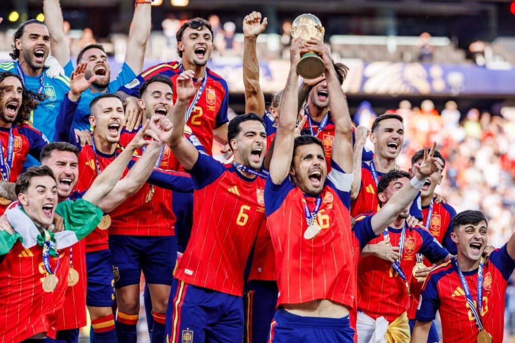Las alineaciones de España en sus 5 títulos internacionales (Siglo XXI): Mundiales y Eurocopas españa 2026 cm