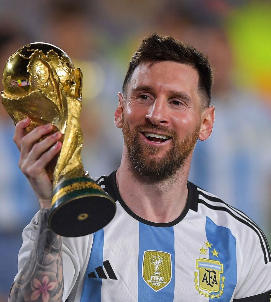 Campeones del Mundo del Siglo XXI: Alineaciones detalladas desde Brasil 2002 a España 2026 lionel messi 2022 arg cm r