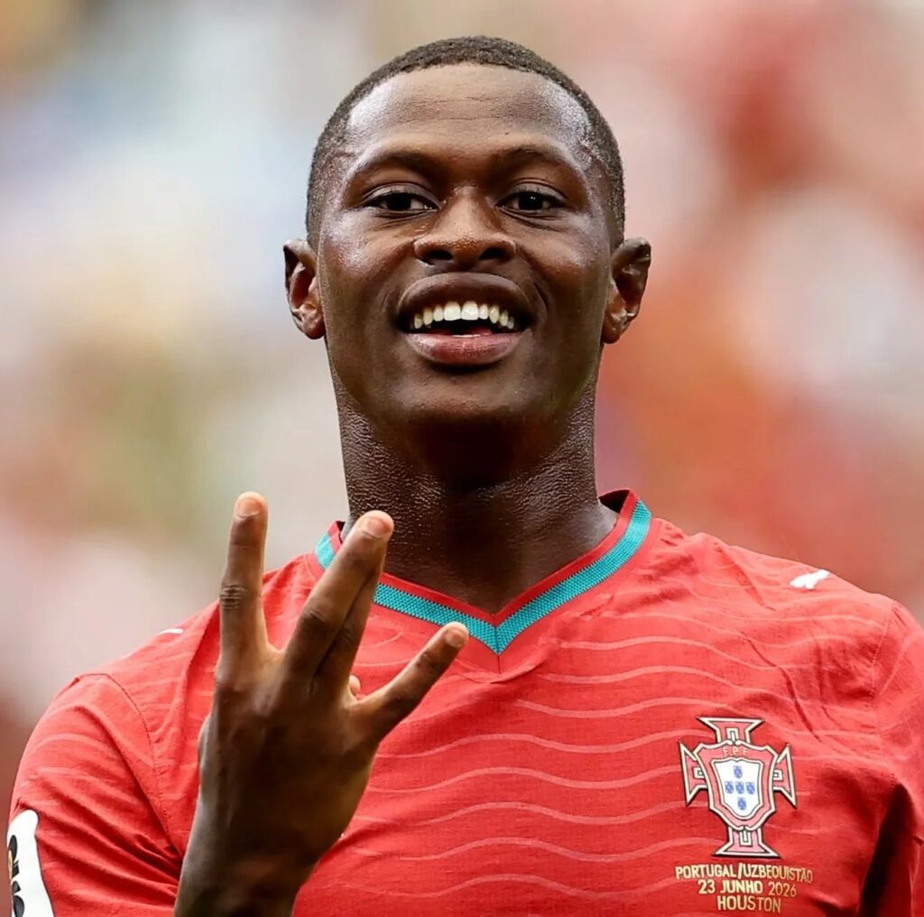 Alineación de Portugal Mundial 2026 nuno mendes 2026 por cm