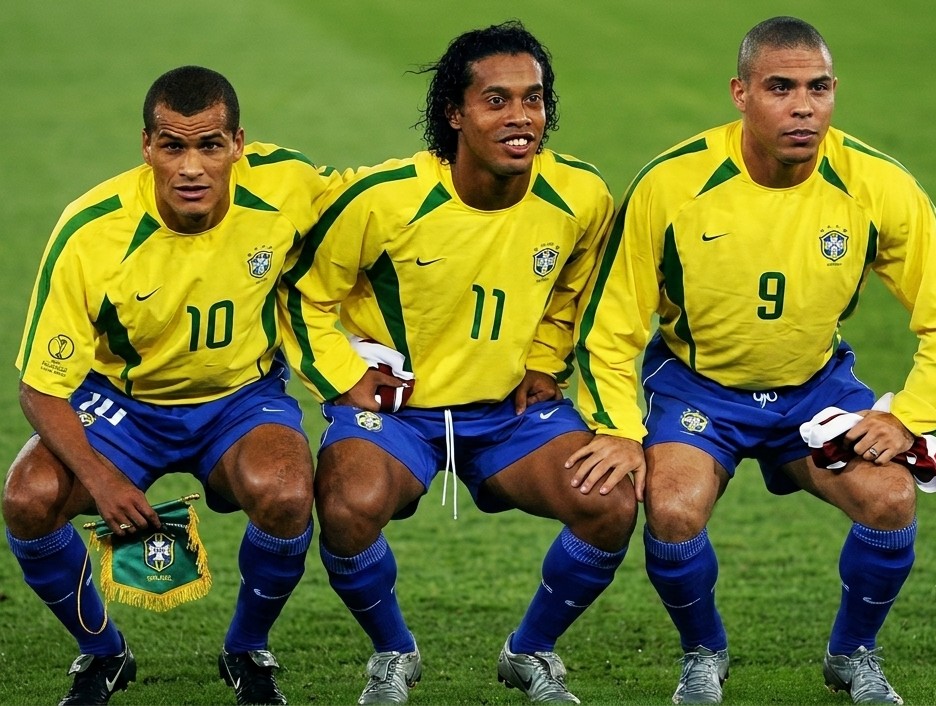 Campeones del Mundo del Siglo XXI: Alineaciones detalladas desde Brasil 2002 a España 2026 triple r